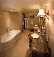 Fairmont Mount Kenya Safari