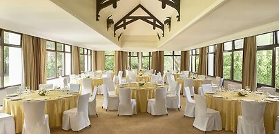 Fairmont Mount Kenya Safari