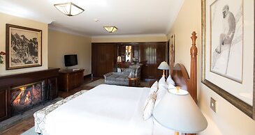 Fairmont Mount Kenya Safari