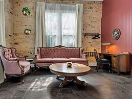 The Historic Grand Canyon Hotel