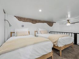 The Historic Grand Canyon Hotel