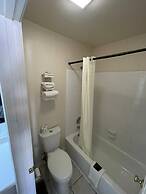 Lakeside Inn & Suites by OYO Mathis I 37