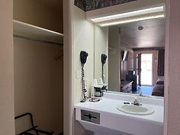 Lakeside Inn & Suites by OYO Mathis I 37