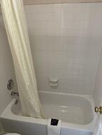 Lakeside Inn & Suites by OYO Mathis I 37