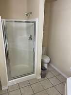 Lakeside Inn & Suites by OYO Mathis I 37