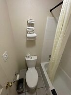 Lakeside Inn & Suites by OYO Mathis I 37