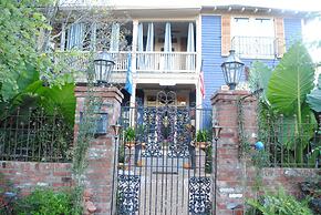 Stay Fairfield - Fairfield Place and Fairfield Manor Bed & Breakfast