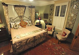Stay Fairfield - Fairfield Place and Fairfield Manor Bed & Breakfast