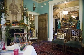 Stay Fairfield - Fairfield Place and Fairfield Manor Bed & Breakfast