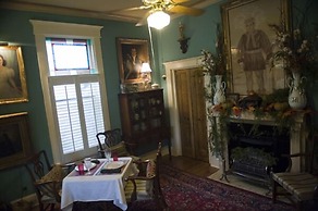 Stay Fairfield - Fairfield Place and Fairfield Manor Bed & Breakfast