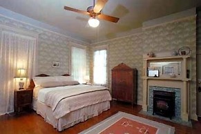 Stay Fairfield - Fairfield Place and Fairfield Manor Bed & Breakfast