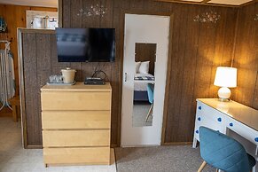 Isleview Motel and Cottages