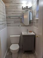 Isleview Motel and Cottages