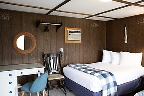 Isleview Motel and Cottages