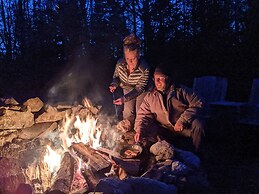 Isleview Motel and Cottages