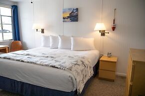 Isleview Motel and Cottages