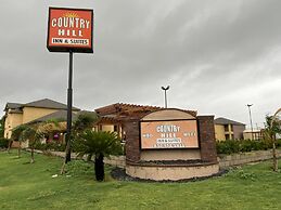 Country Hill Inn and Suites