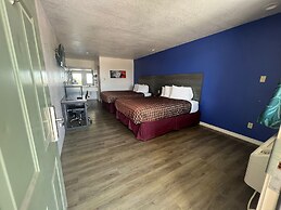 Country Hill Inn and Suites