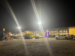 Country Hill Inn and Suites