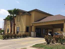 Country Hill Inn and Suites