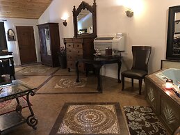 Echo Canyon Spa Resort (Adults Only)