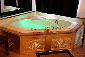 Echo Canyon Spa Resort (Adults Only)