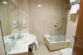 Hotel Santiago de León