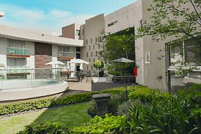 Country Hotel and Suites