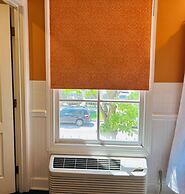 County Clare Irish Hotel & Pub