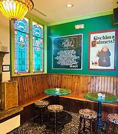 County Clare Irish Hotel & Pub