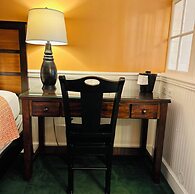 County Clare Irish Hotel & Pub