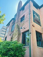 County Clare Irish Hotel & Pub