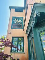 County Clare Irish Hotel & Pub