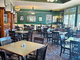 County Clare Irish Hotel & Pub