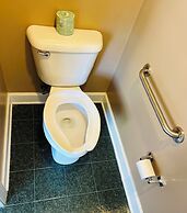 County Clare Irish Hotel & Pub