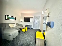 Comfort Inn & Suites Calhoun South