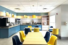 Comfort Inn & Suites Calhoun South
