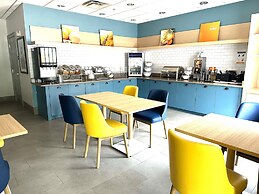 Comfort Inn & Suites Calhoun South