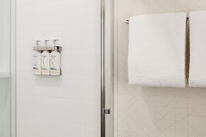 Holiday Inn Express Hotel & Suites River Park by IHG