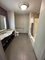 La Quinta Inn & Suites by Wyndham Covington