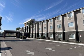 La Quinta Inn & Suites by Wyndham Tulare