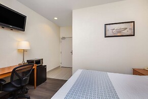 La Quinta Inn & Suites by Wyndham Tulare