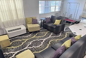 La Quinta Inn & Suites by Wyndham Tulare