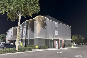 La Quinta Inn & Suites by Wyndham Tulare