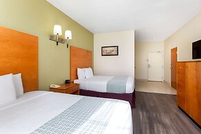 La Quinta Inn & Suites by Wyndham Tulare