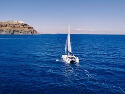 Mystique, a Luxury Collection Hotel, Santorini