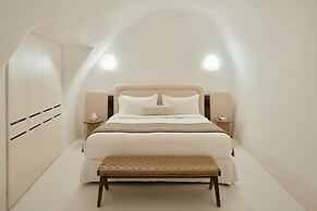 Mystique, a Luxury Collection Hotel, Santorini
