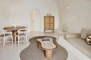 Mystique, a Luxury Collection Hotel, Santorini