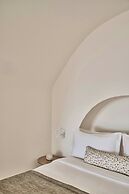 Mystique, a Luxury Collection Hotel, Santorini