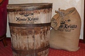 Monte Kristo Hotel